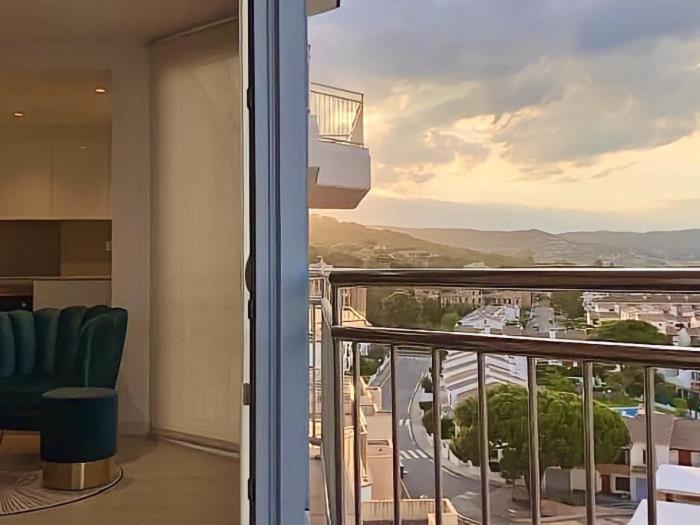 Apartamento Torre Valentina Frente Al Mar กาลองเย ภายนอก รูปภาพ