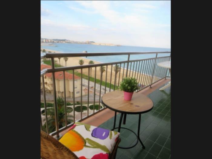 Apartamento Torre Valentina Frente Al Mar กาลองเย ภายนอก รูปภาพ